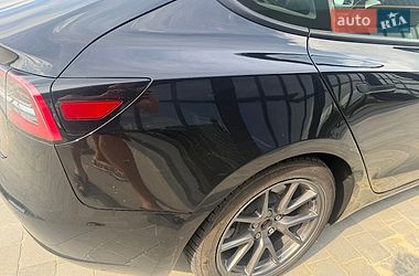 Седан Tesla Model 3 2022 в Львове