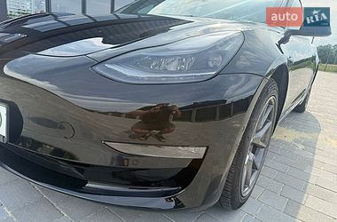 Седан Tesla Model 3 2022 в Львове
