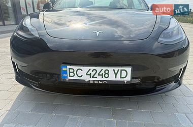Седан Tesla Model 3 2022 в Львове