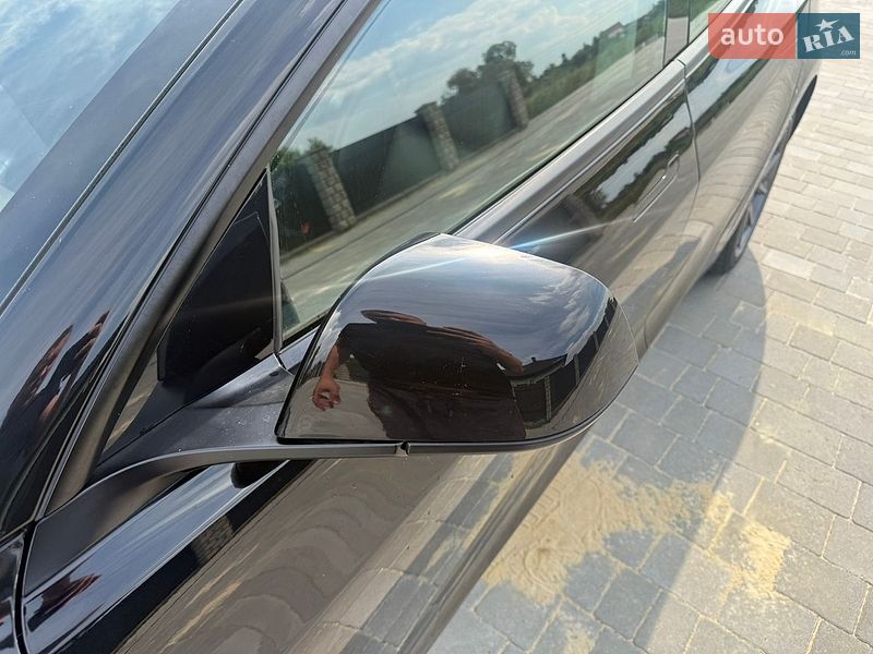 Седан Tesla Model 3 2022 в Львове