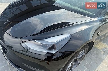 Седан Tesla Model 3 2022 в Львове
