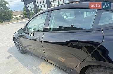 Седан Tesla Model 3 2022 в Львове