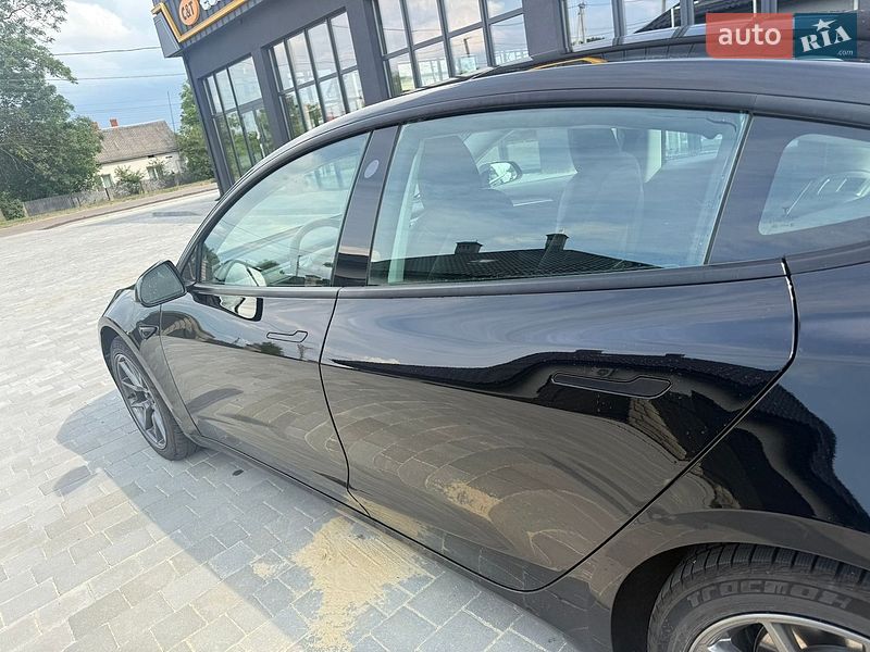 Седан Tesla Model 3 2022 в Львове