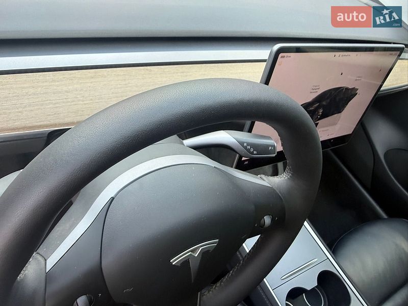 Седан Tesla Model 3 2022 в Львове