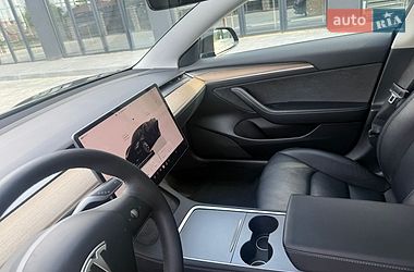 Седан Tesla Model 3 2022 в Львове