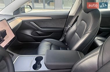 Седан Tesla Model 3 2022 в Львове