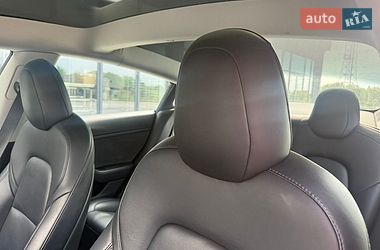 Седан Tesla Model 3 2022 в Львове