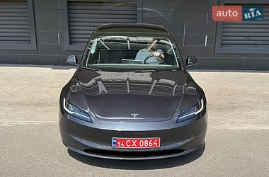 Седан Tesla Model 3 2025 в Києві