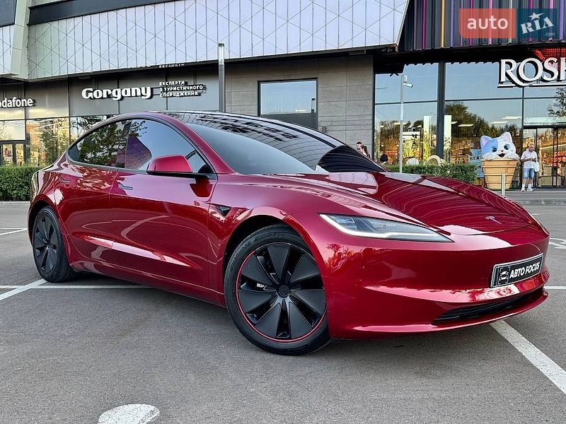 Седан Tesla Model 3 2024 в Києві