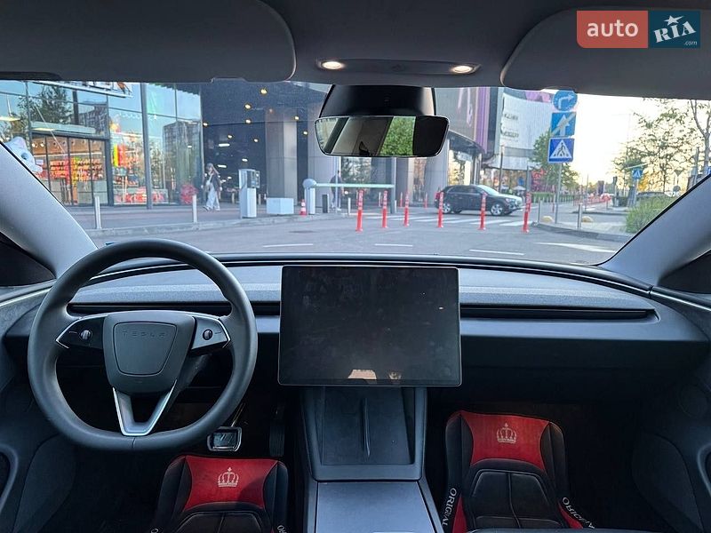 Седан Tesla Model 3 2024 в Києві