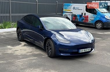 Седан Tesla Model 3 2023 в Киеве