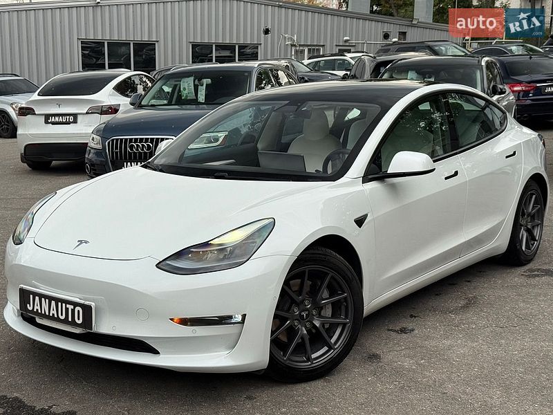 Tesla Model 3 2021