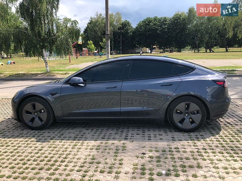 Седан Tesla Model 3 2022 в Вінниці