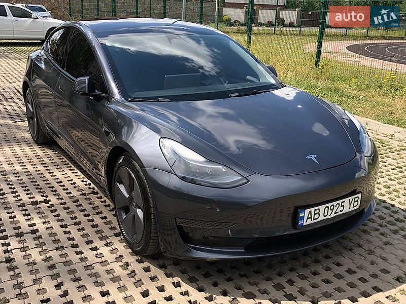 Седан Tesla Model 3 2022 в Вінниці