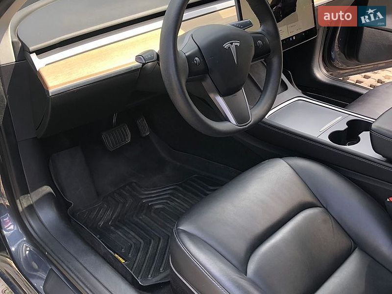 Седан Tesla Model 3 2022 в Вінниці