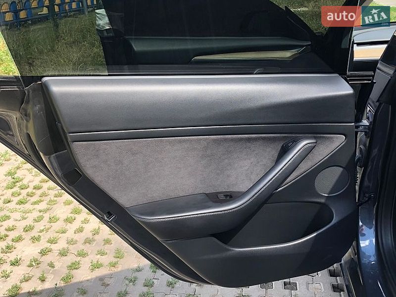 Седан Tesla Model 3 2022 в Вінниці