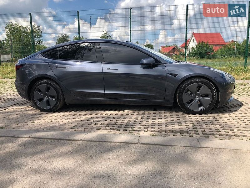 Седан Tesla Model 3 2022 в Вінниці