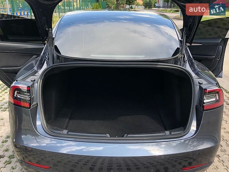 Седан Tesla Model 3 2022 в Вінниці