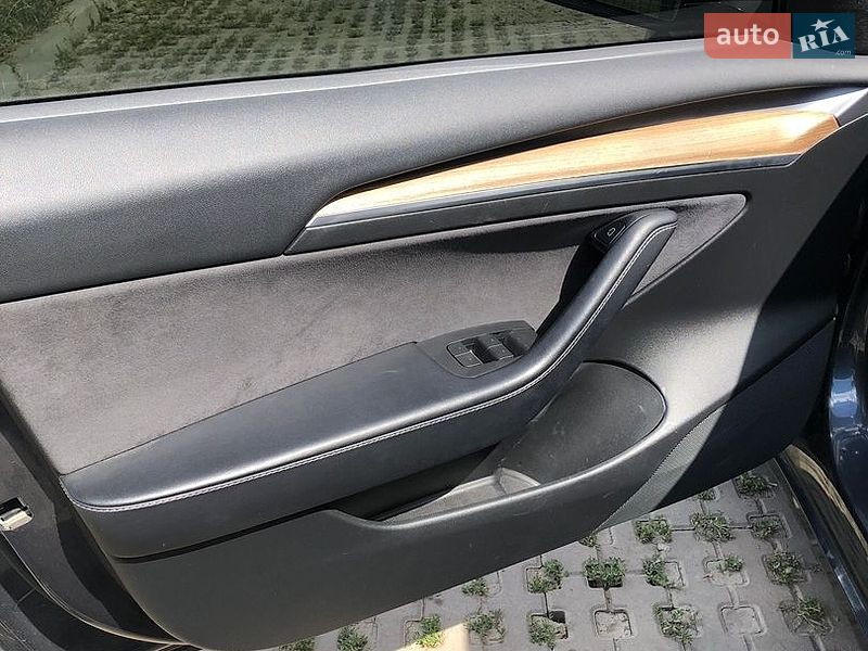 Седан Tesla Model 3 2022 в Вінниці