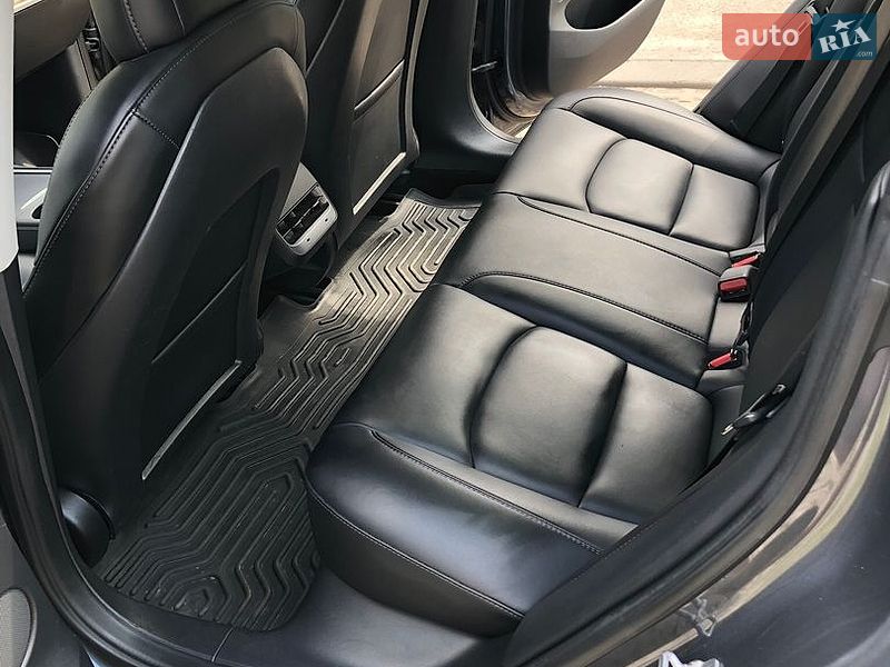 Седан Tesla Model 3 2022 в Вінниці