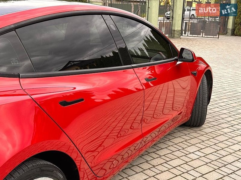 Седан Tesla Model 3 2023 в Самборе