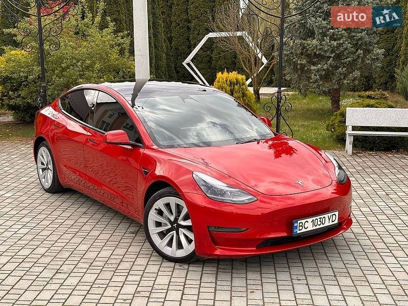 Седан Tesla Model 3 2023 в Самборе