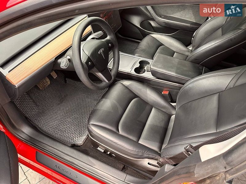 Седан Tesla Model 3 2023 в Самборе