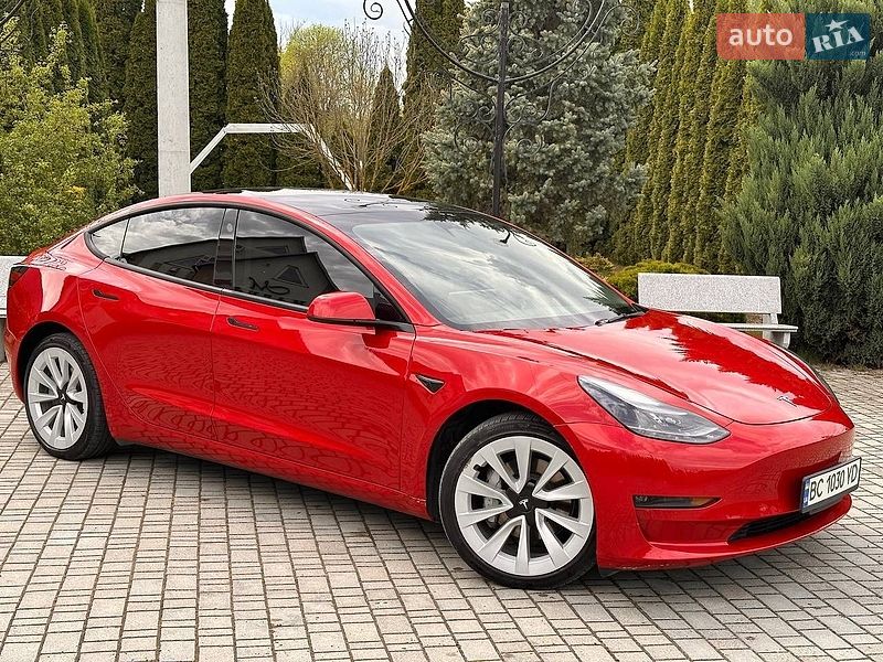 Седан Tesla Model 3 2023 в Самборе