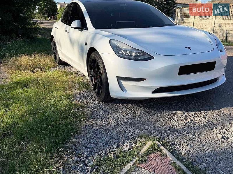 Седан Tesla Model 3 2019 в Чорноморську