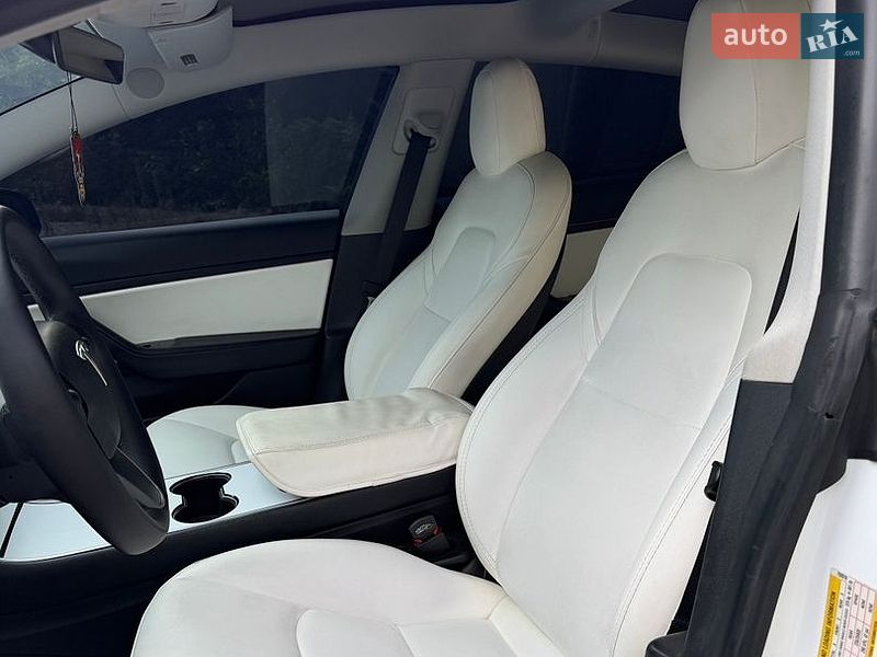 Седан Tesla Model 3 2020 в Днепре
