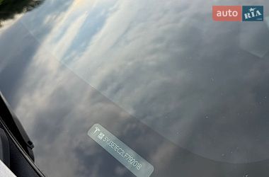 Седан Tesla Model 3 2020 в Днепре