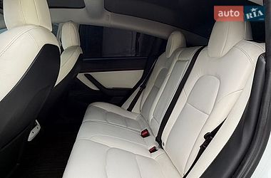 Седан Tesla Model 3 2020 в Днепре