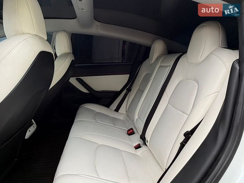 Седан Tesla Model 3 2020 в Днепре