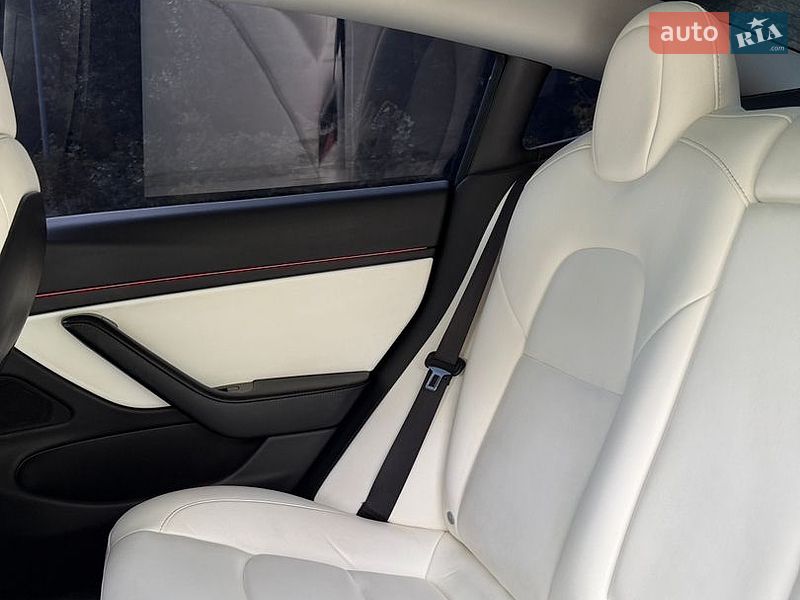 Седан Tesla Model 3 2020 в Днепре