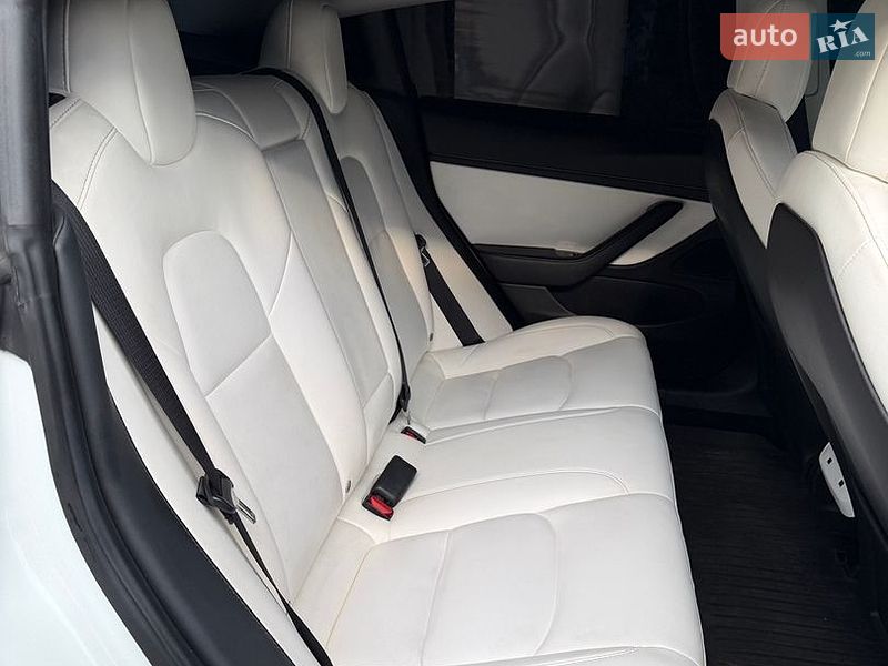 Седан Tesla Model 3 2020 в Днепре