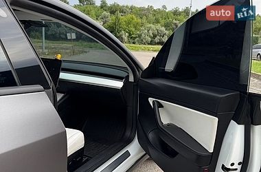 Седан Tesla Model 3 2020 в Днепре