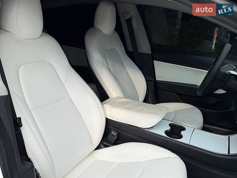 Седан Tesla Model 3 2020 в Днепре