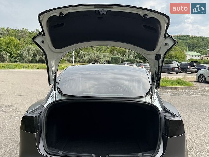 Седан Tesla Model 3 2020 в Днепре