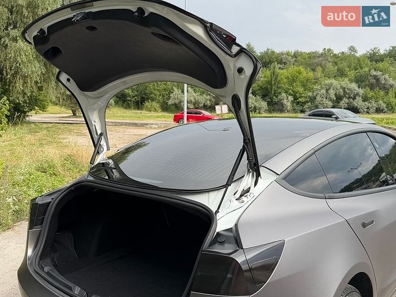 Седан Tesla Model 3 2020 в Днепре