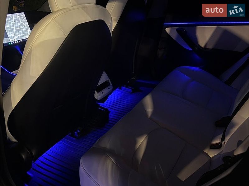 Седан Tesla Model 3 2020 в Днепре
