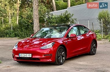 Седан Tesla Model 3 2021 в Виннице
