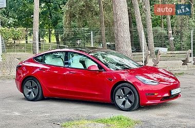 Седан Tesla Model 3 2021 в Вінниці