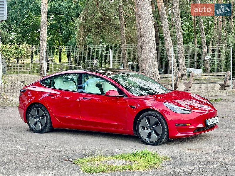 Седан Tesla Model 3 2021 в Вінниці
