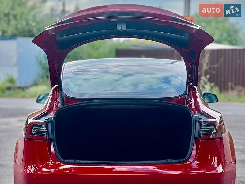 Седан Tesla Model 3 2021 в Вінниці