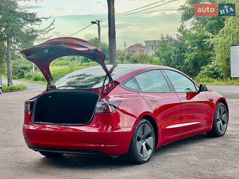 Седан Tesla Model 3 2021 в Вінниці