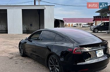 Седан Tesla Model 3 2018 в Сумах