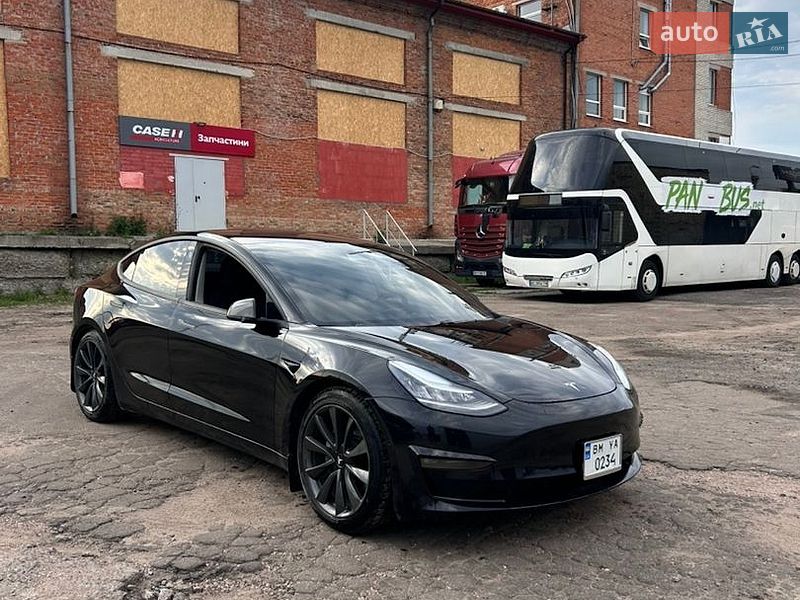 Седан Tesla Model 3 2018 в Сумах