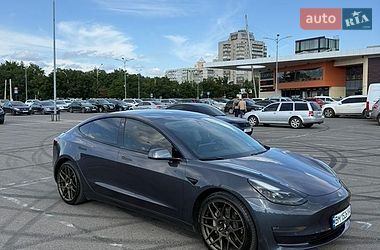 Седан Tesla Model 3 2021 в Сумах