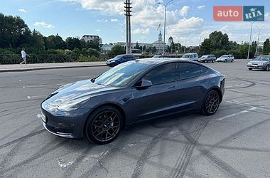 Седан Tesla Model 3 2021 в Сумах