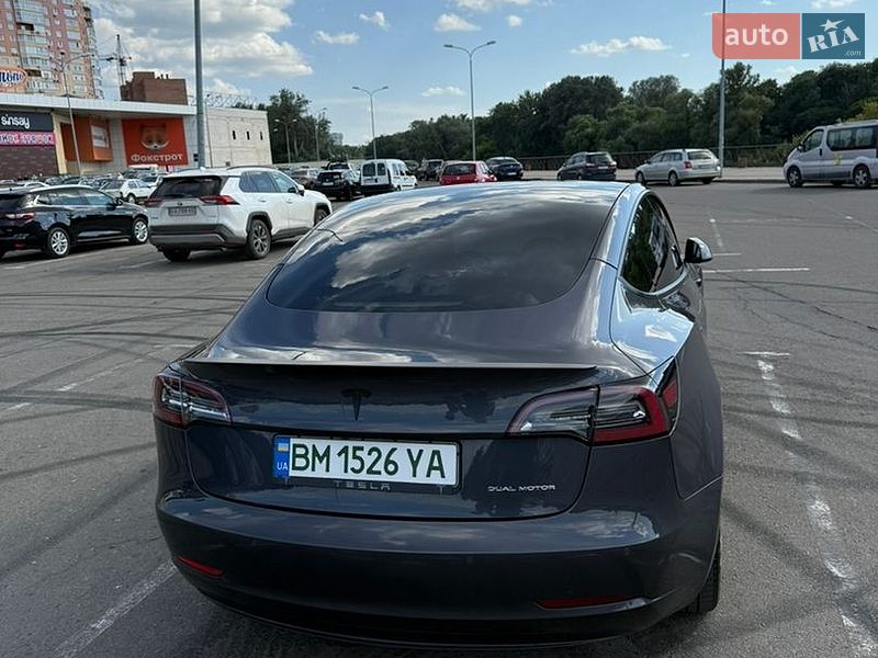 Седан Tesla Model 3 2021 в Сумах